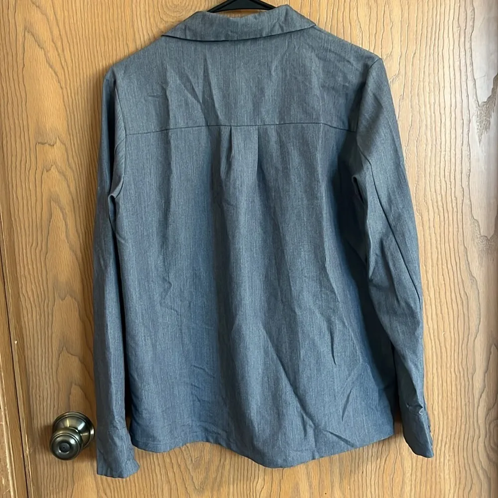 Figs Nala Graphite‎ Gray Women’s Long Sleeve ScrubPolo Medium - Image 10