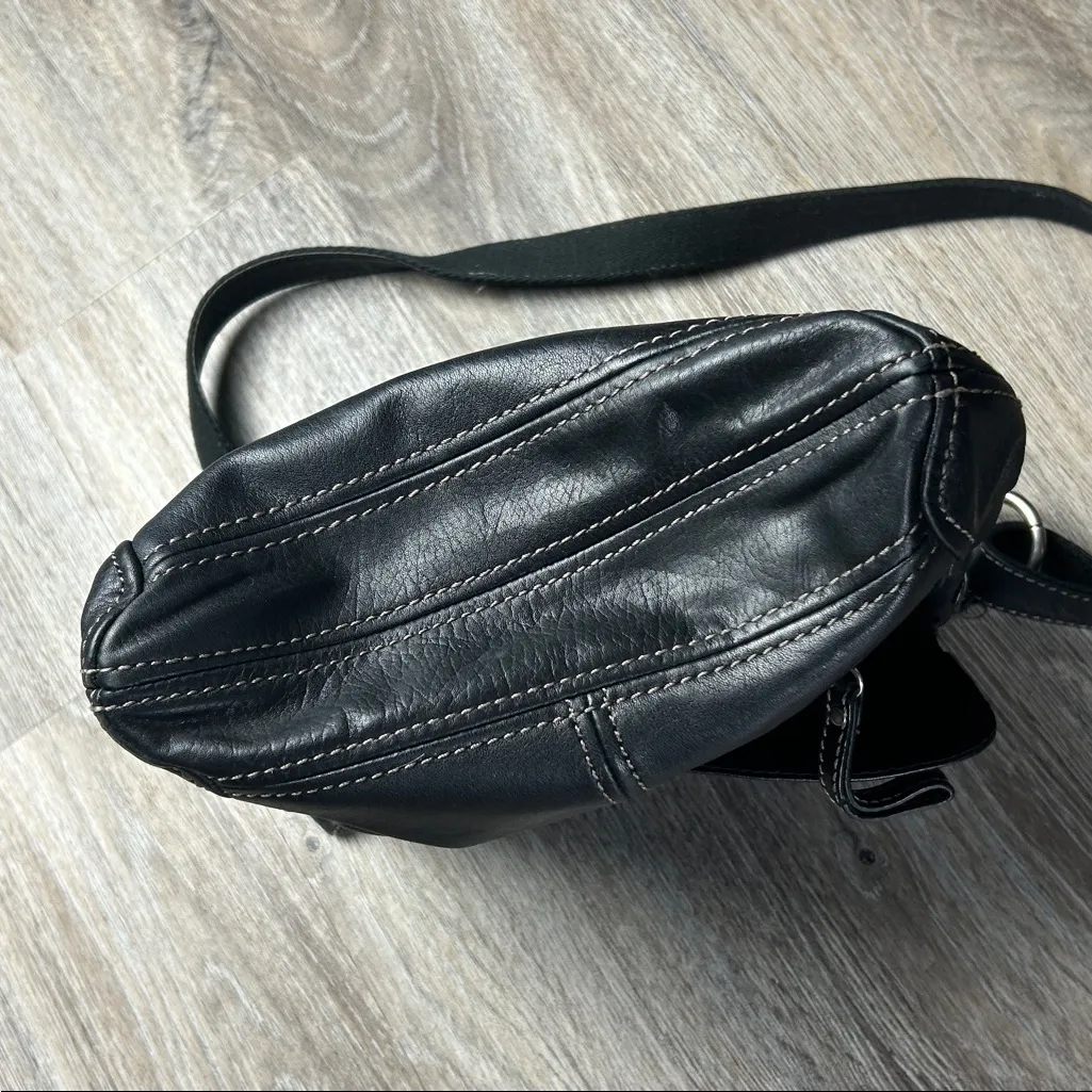 Fossil  Black Leather Crossbody Bag - Image 16