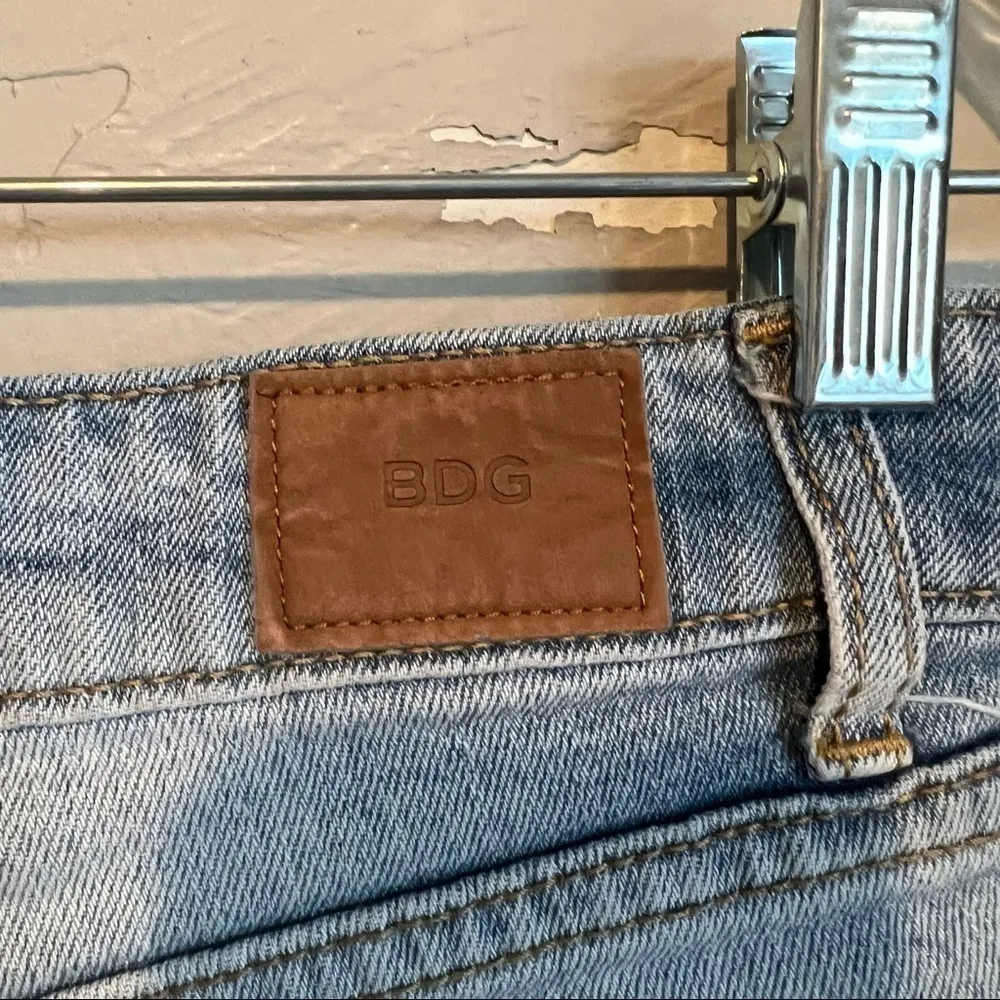 BDG Urban Outfitters Mid Rise Alexa 5‎ Pocket Cuffed Denim Shorts - Image 10