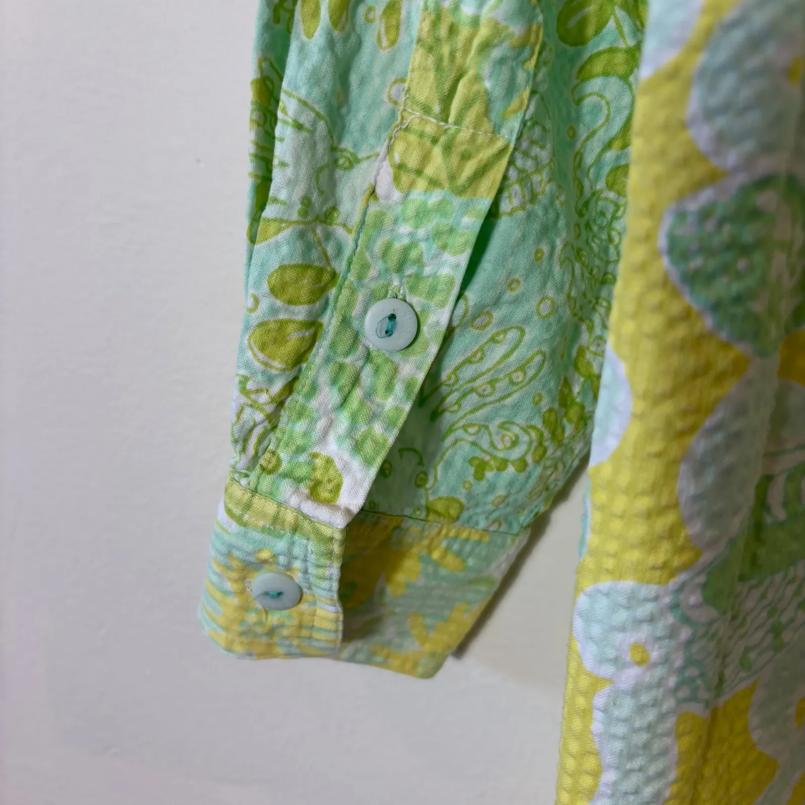 Lilly Pulitzer Womens Medium Button Up Shirt Green Yellow Floral‎ Seersucker - Image 7