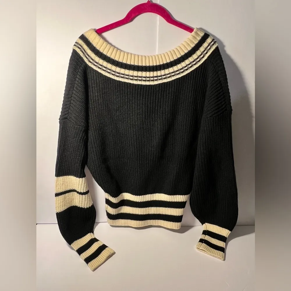 Steve Madden  
Women's Jen V-Neck Tipping-Detail Sweater - Image 11