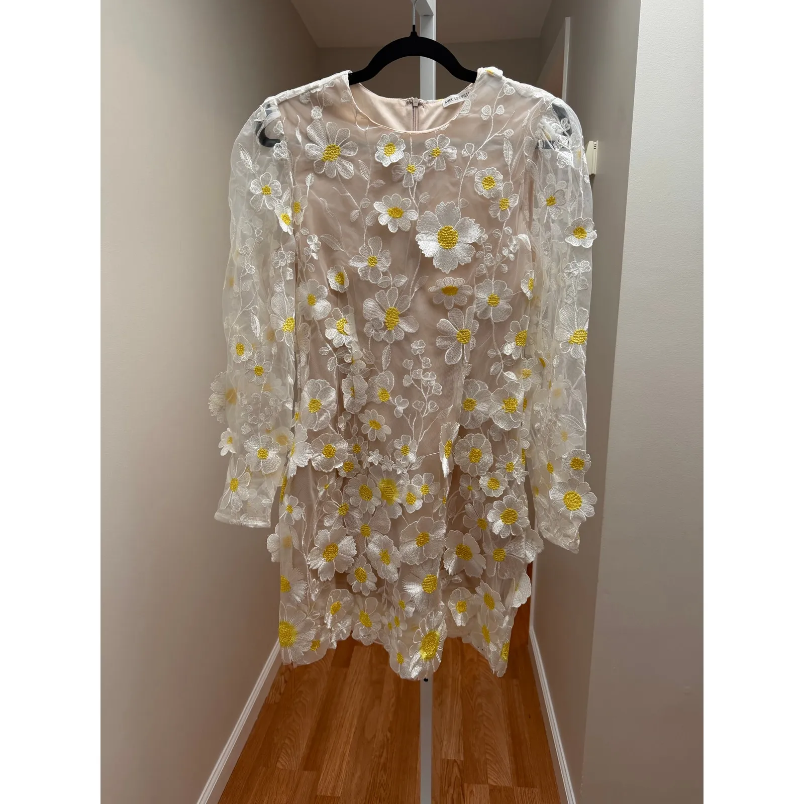 Avec Les Filles Women’s White Floral Embroidered Mini Dress 4 Sheer Long Sleeve - Image 4