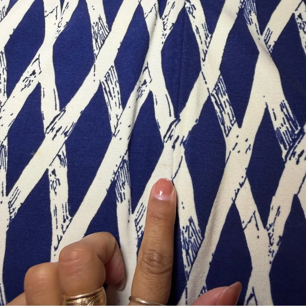 J. McLaughlin Navy and Cream Geometric Pencil Skirt - Image 5