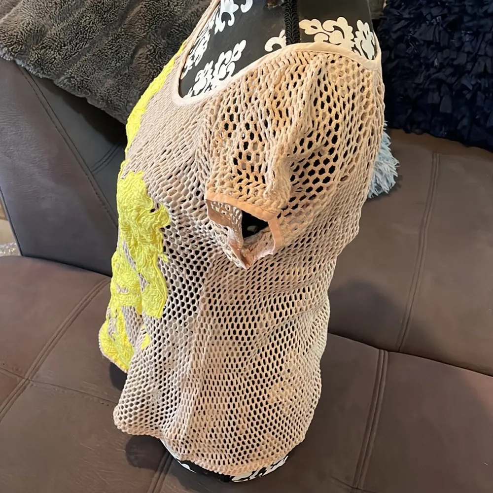 BUFFALO DAVID BITTON Beige See Through T-Shirt with Yellow Floral Design Size M - Image 3