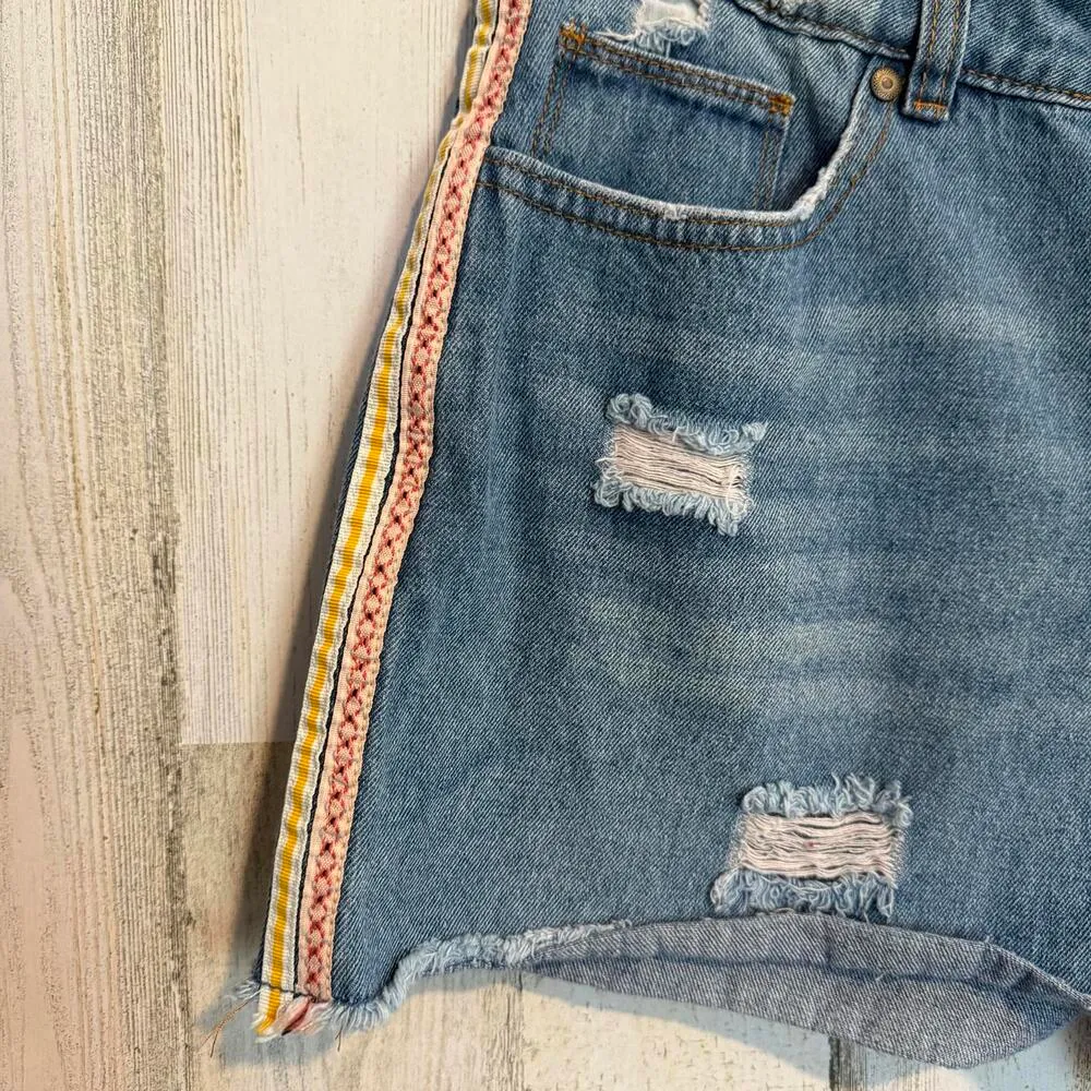 *C&Y Chelsea & Violet Distressed Denim Shorts Light Wash Summer Cut-off Size 30 - Image 11