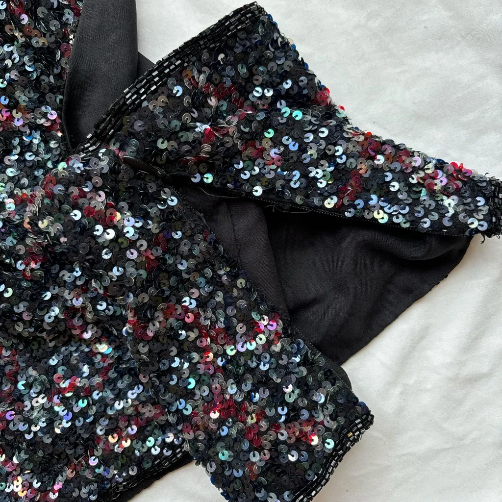 NEW WITH TAGS Emma Black Silk embellished Sequin Halter Crop Top Cami tank top Size 6 - Image 5
