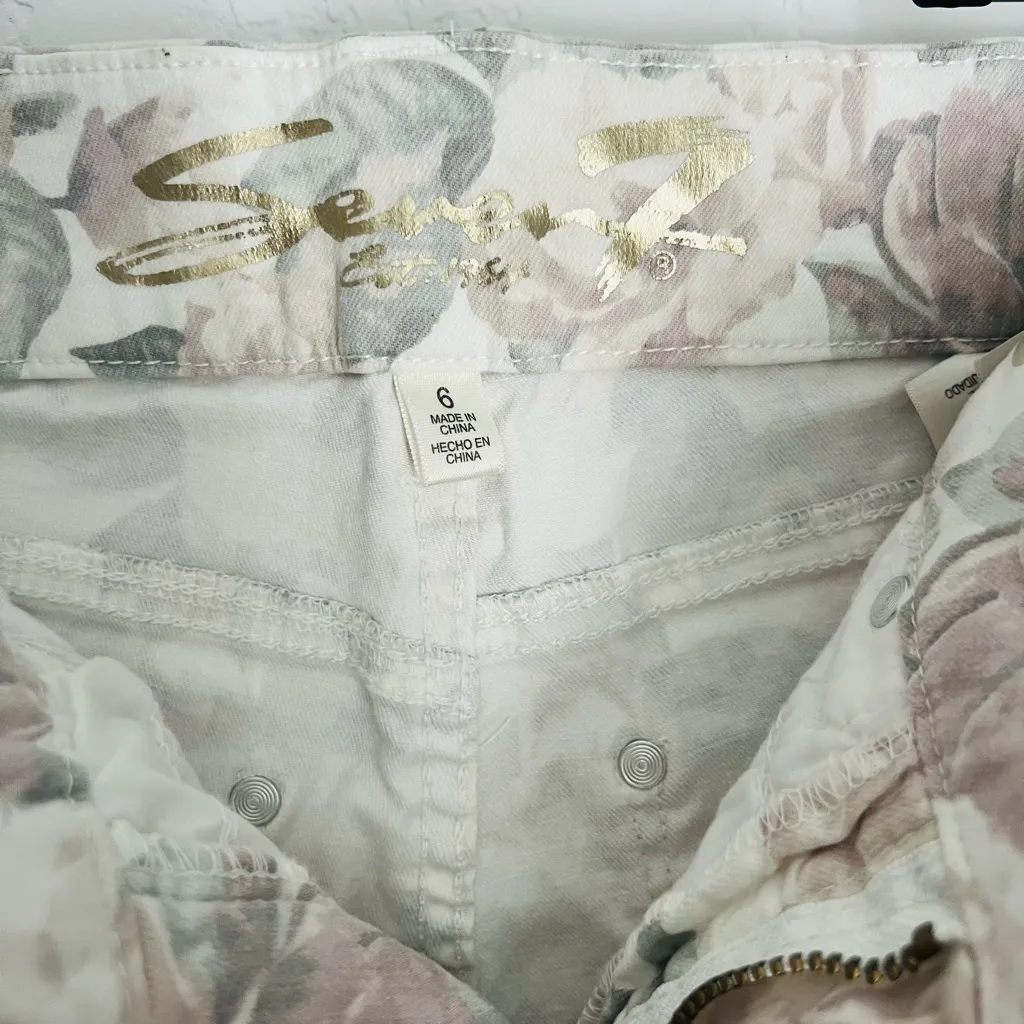 Seven 7 Floral Print Woman’s Jeans Tummy Less High Rise Skinny Pants, Size 6 - Image 6