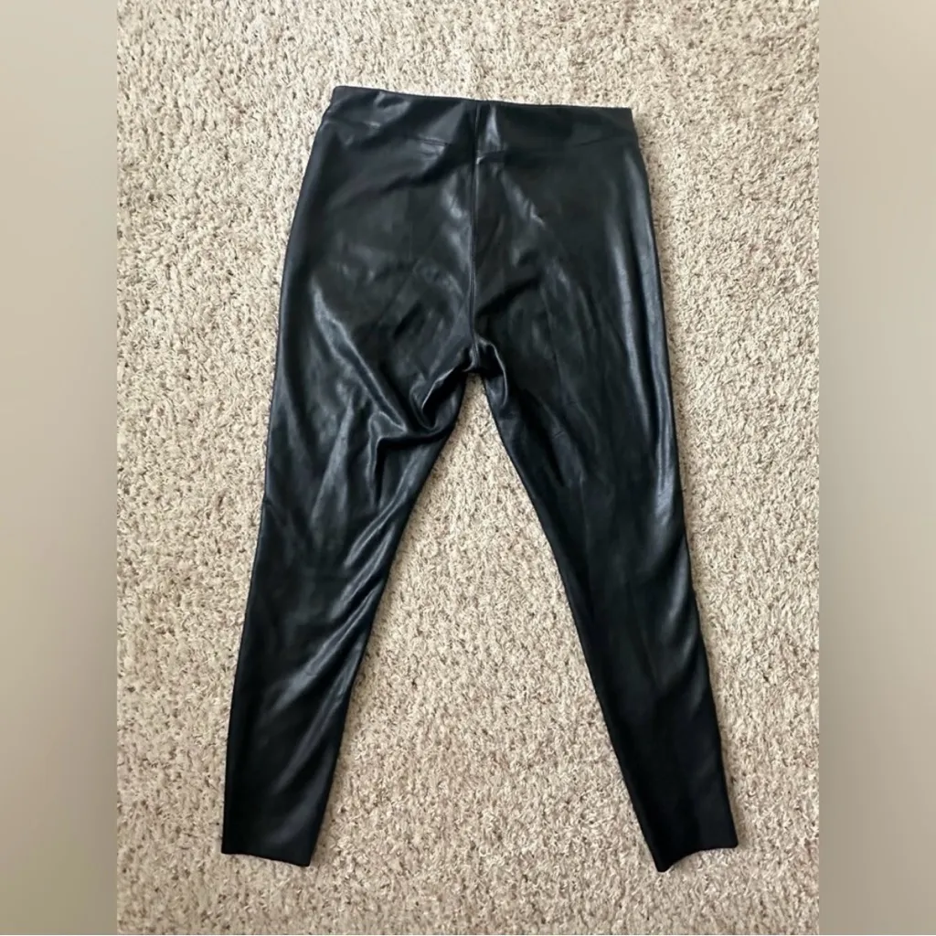 Topshop Women Black Faux Leather  leggings, Side Zip  Size 12 - Image 8