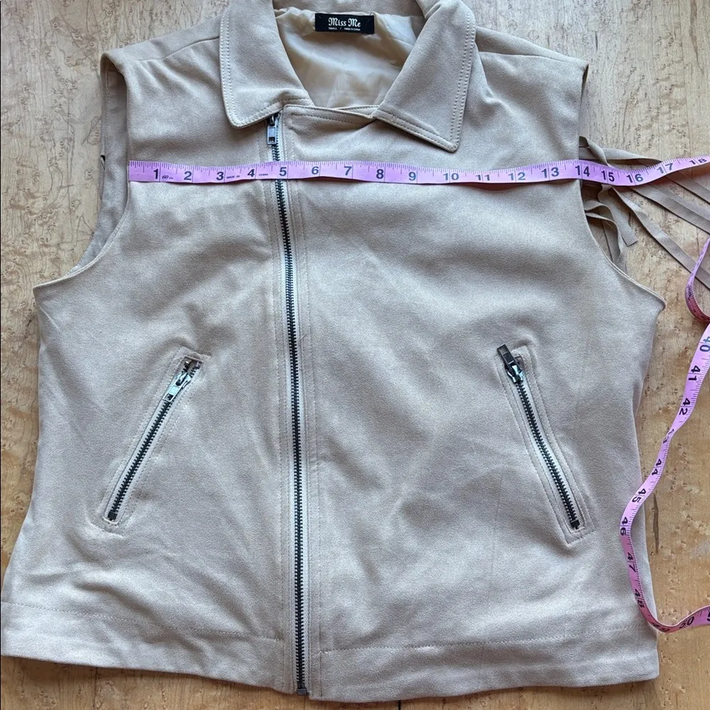 Miss Me Beige Sleeveless fringe vest size small - Image 8
