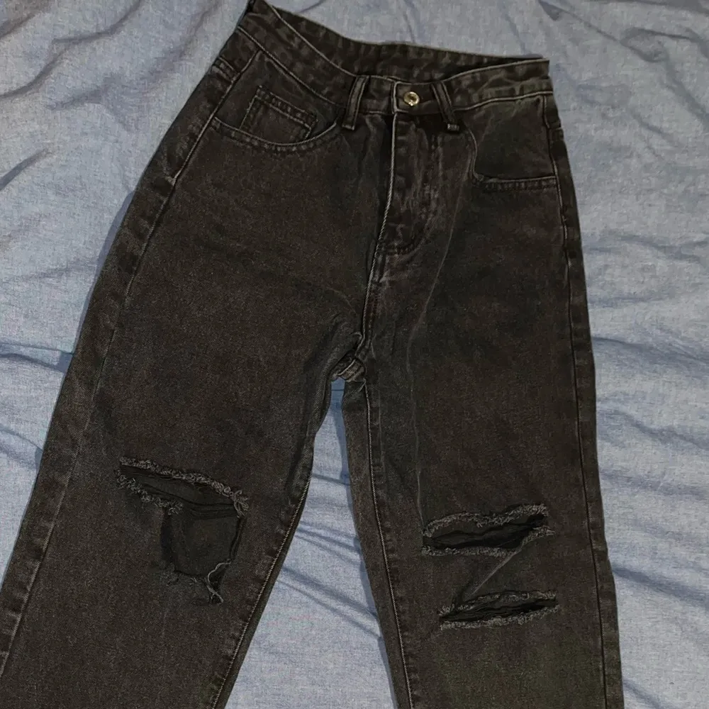 Black Wide Leg Jeans With Knee Rips - Image 2