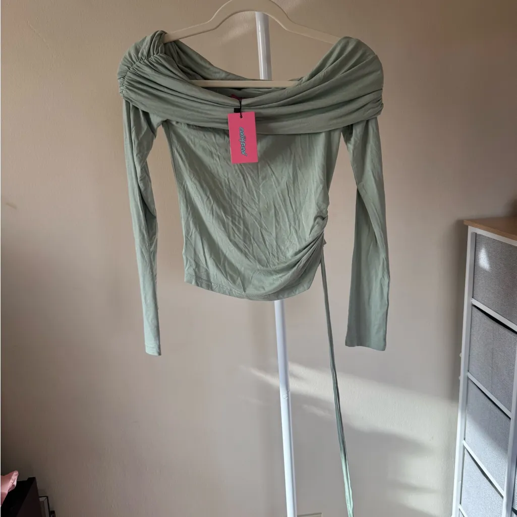 NWT Edikted Off-Shoulder Ruched Green Top - S - Image 6