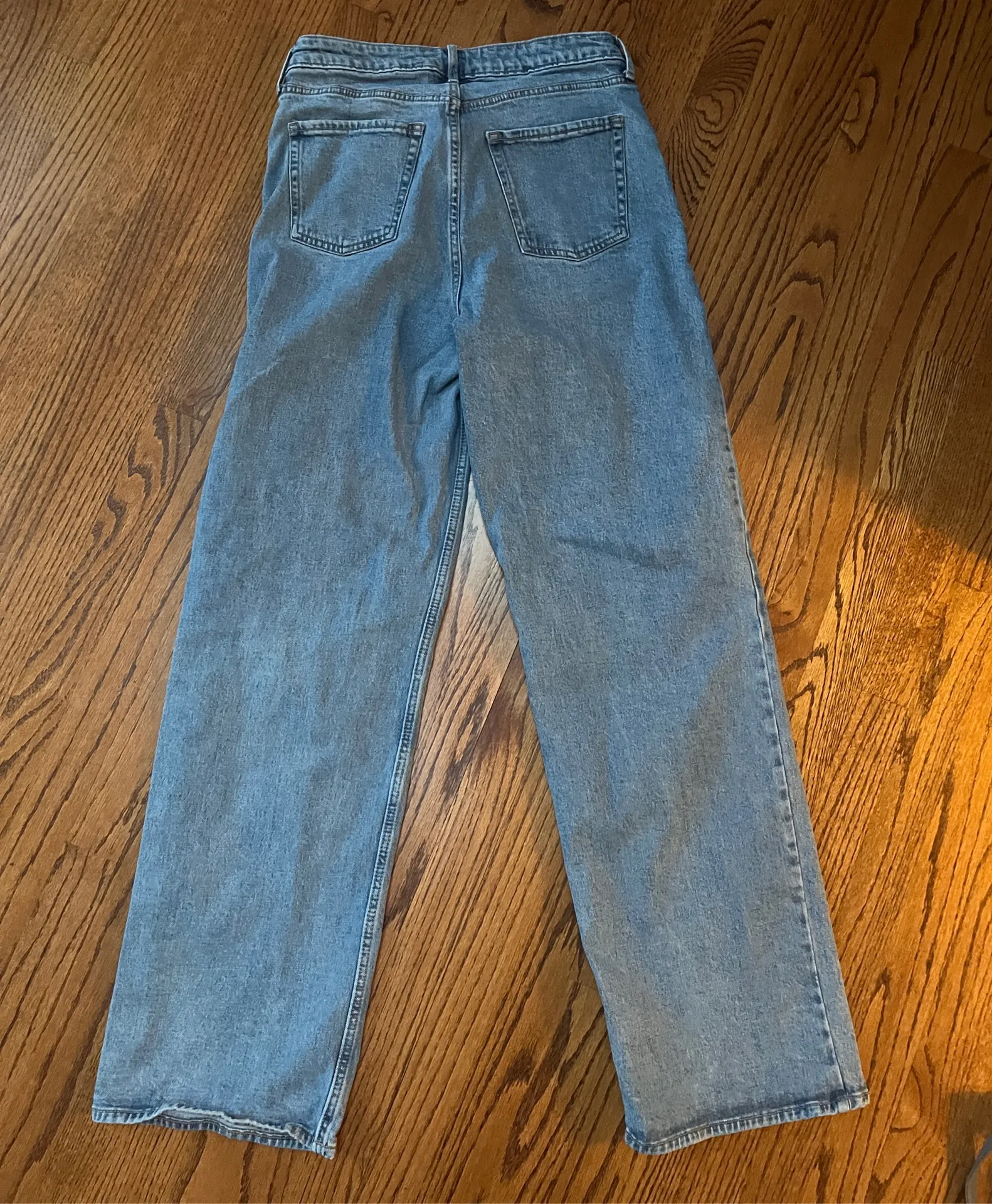 Old Navy Extra High-Waisted Wide Leg Jeans - Image 3
