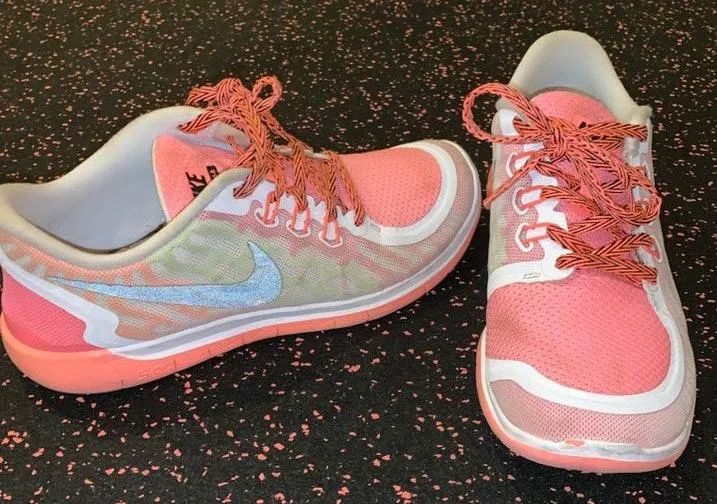 Pink  Free 5.0 shoes - Image 2