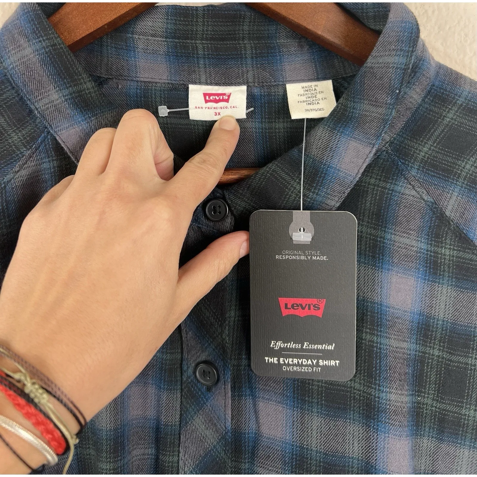 Levi’s Plus Size Plaid Button Up Shirt Women 3X Oversized Fit Blue Green - Image 4