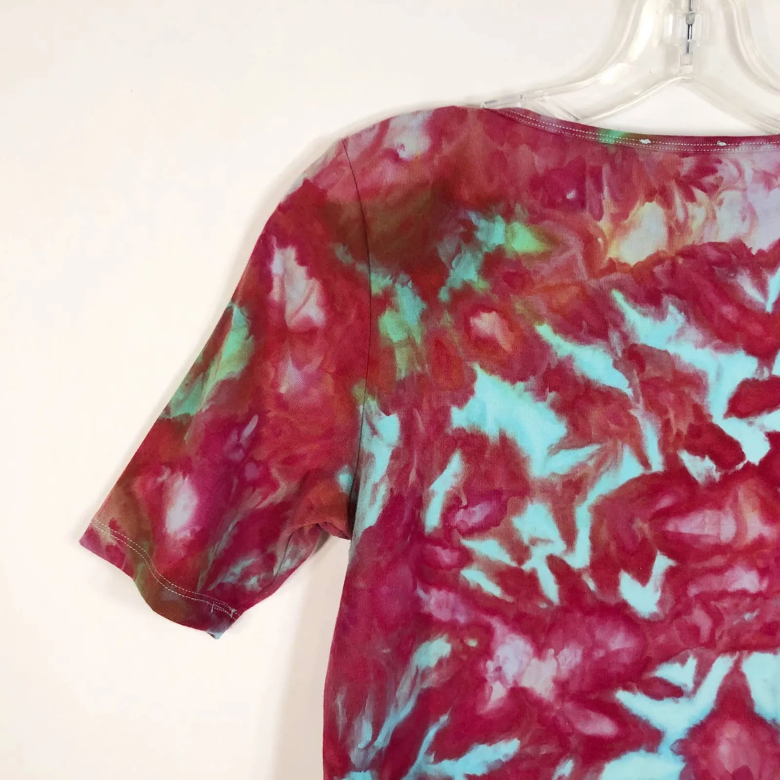 Calvin‎ Klein Small Top Blouse Pink Lagoon Tie Dye Boat Neck Pink Blue 1355 - Image 5