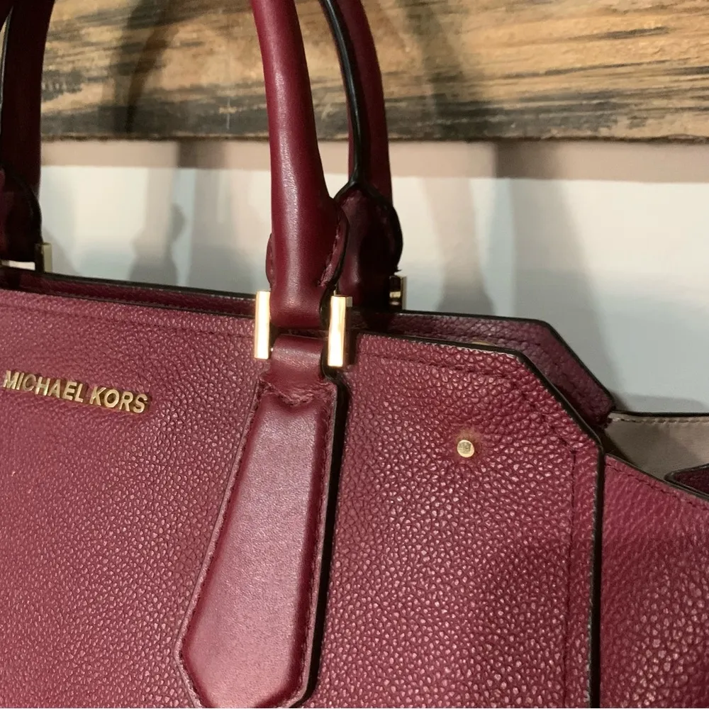 Michael Kors Bag Purse Leather Hayes Large Satchel - Image 5