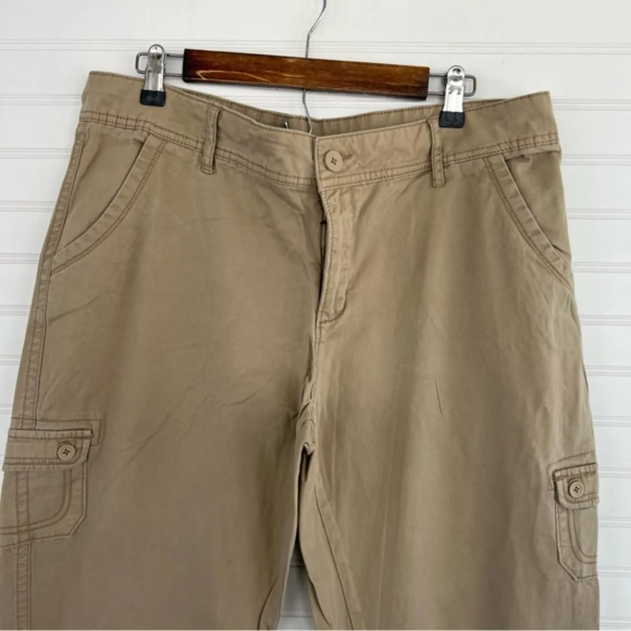 Faded Glory  Light Khaki Wide Leg Cargo Pants - Image 3