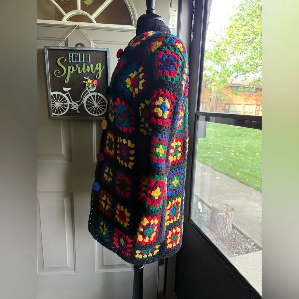 Rare vintage handmade colorful patchwork crochet blanket coat, size medium Multiple - Image 8