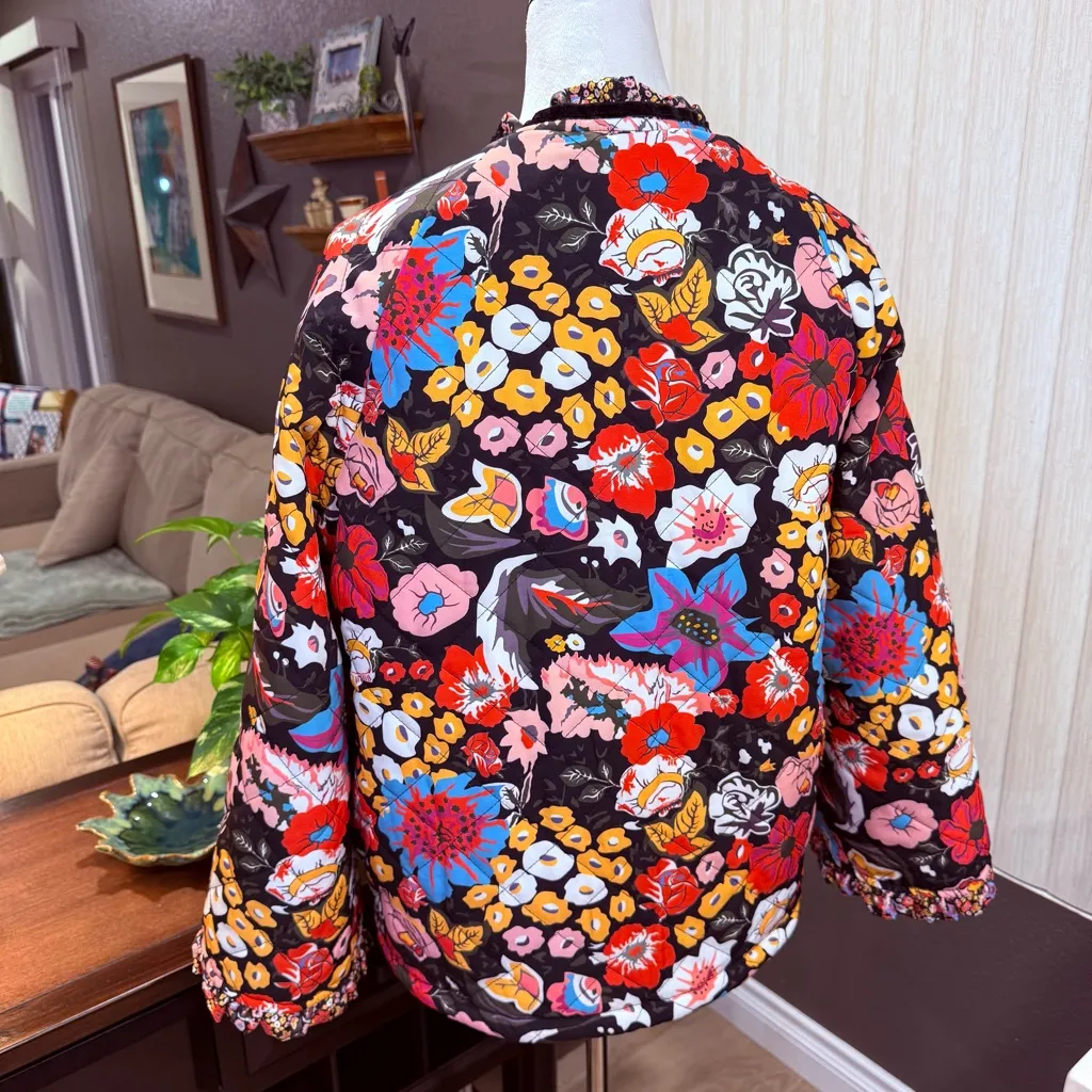 Bright Floral Quilted Jacket Fleece Lined Ruffle Velvet Trim Raglan Sleeve M Pink Size M - Image 2