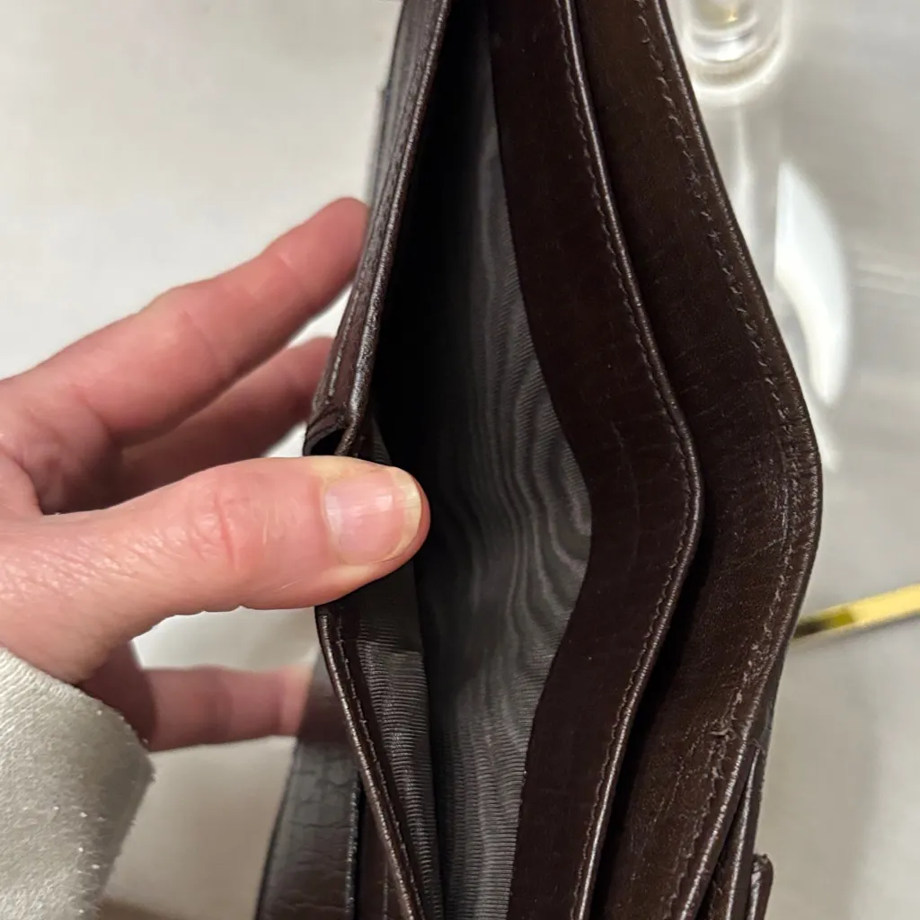 Gucci Tan Monogram Wallet with Bamboo Detail - Image 4