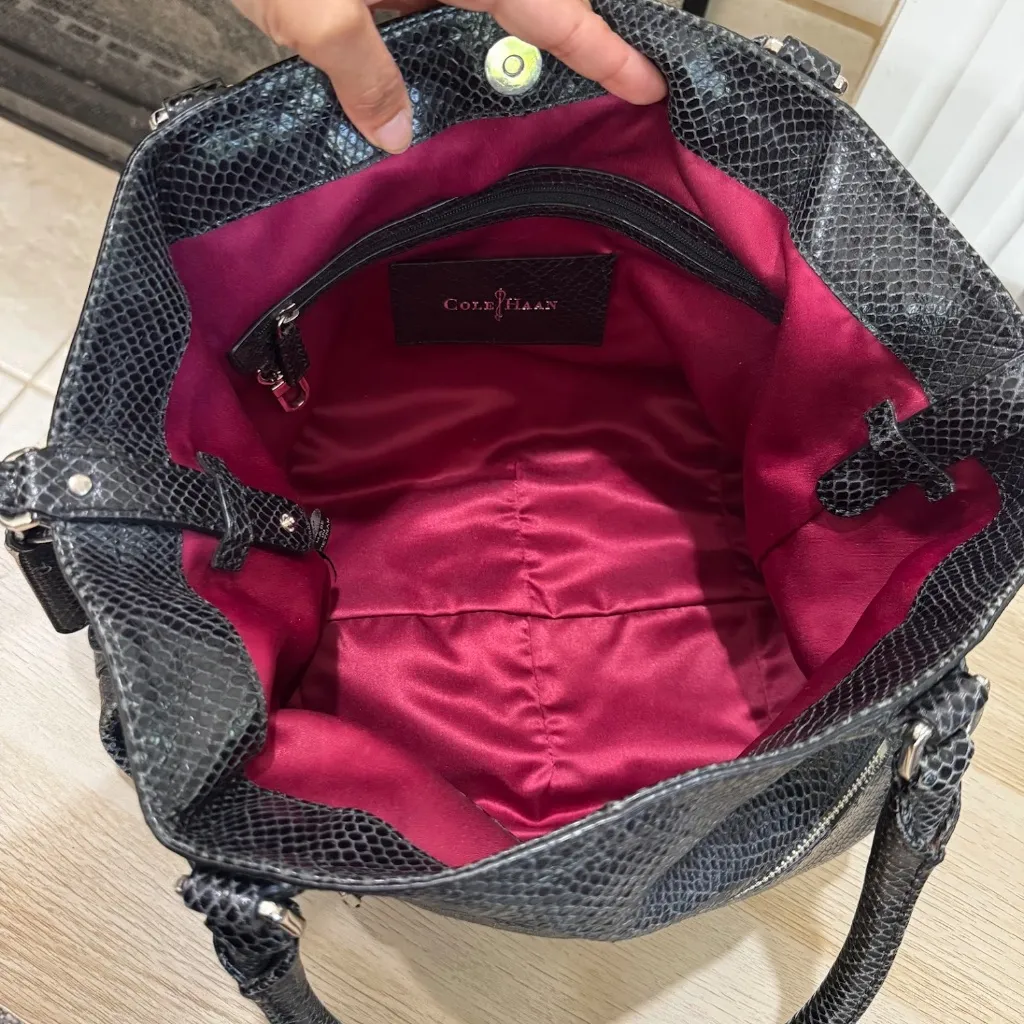 Cole Haan Black Python Leather Snakeskin Medium Crossbody Shoulder Bag Purse - Image 7