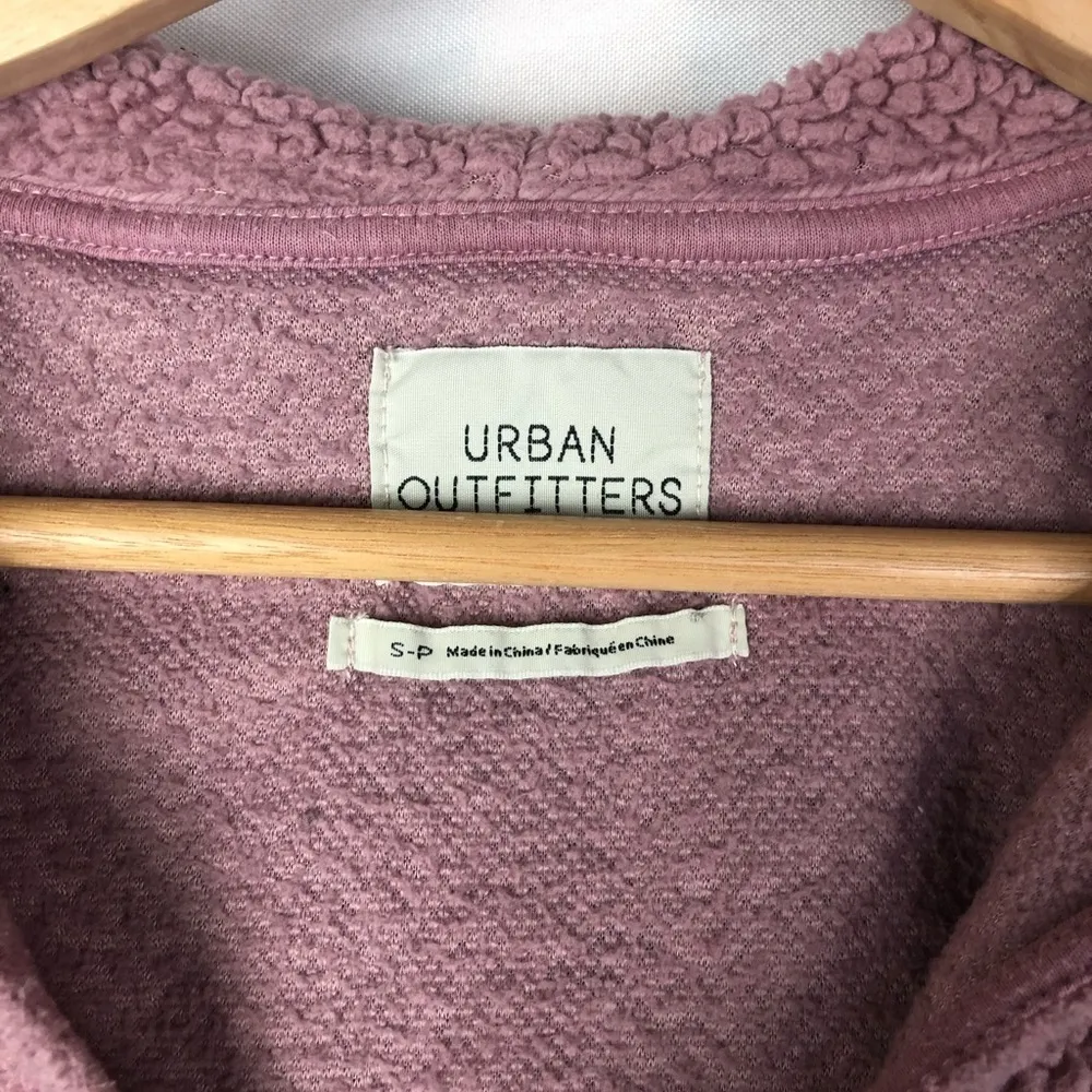 Urban Outfitters UO Blush Pink Tilly Crop Sherpa Hoodie S - Image 3