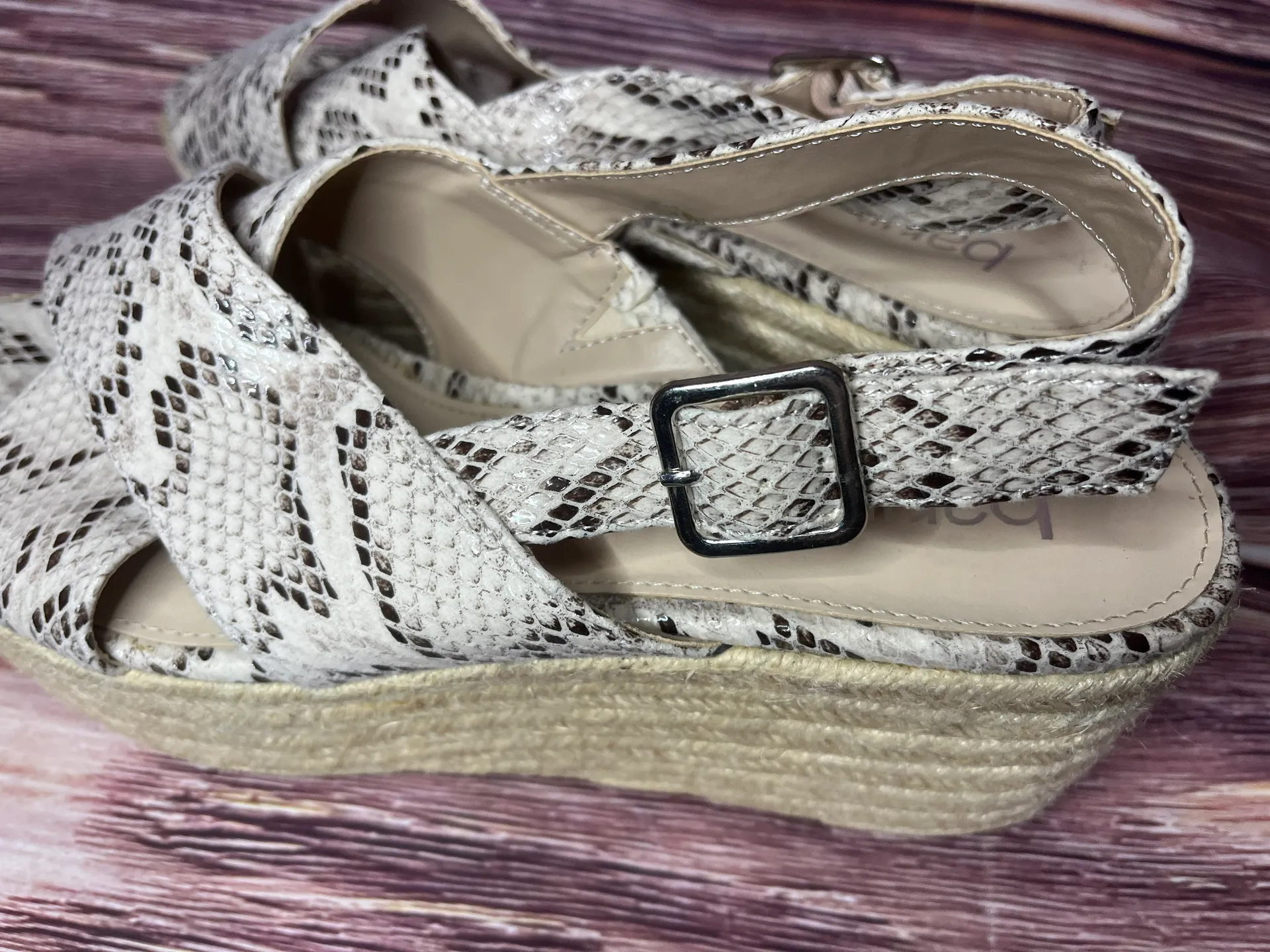 Wedge Sandals. Size 10 - Image 9