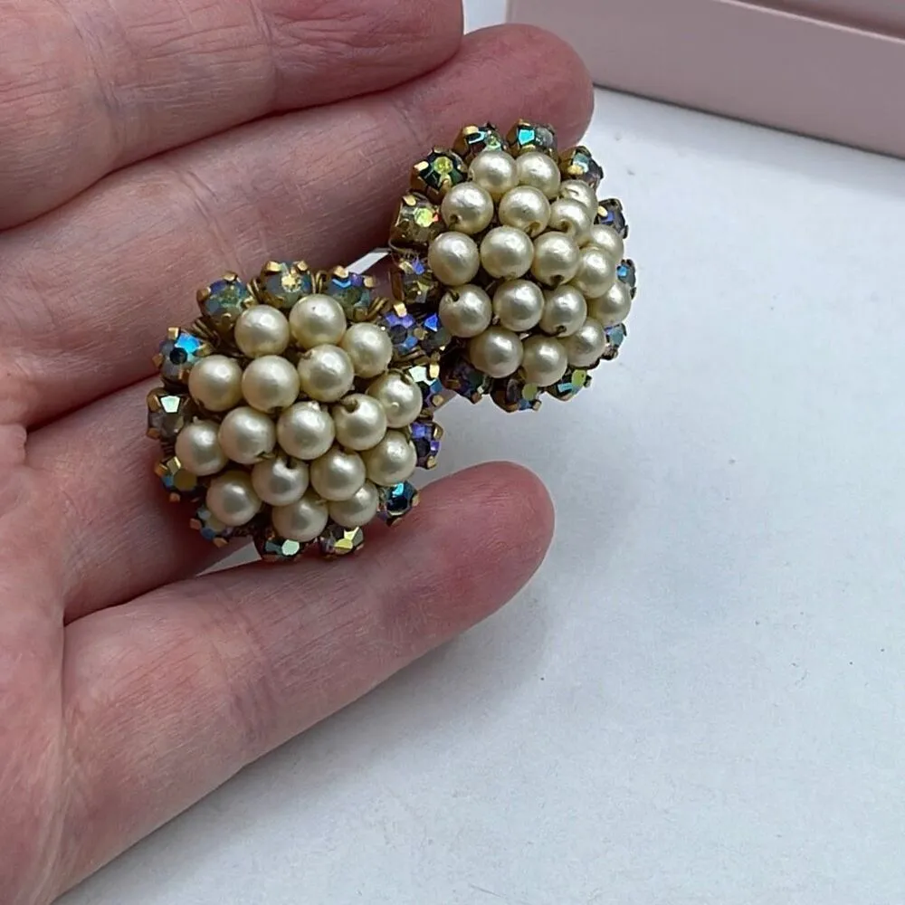 Elegant vintage clip earrings with faux pearls and stunning Aurora Borealis bead Gold - Image 5