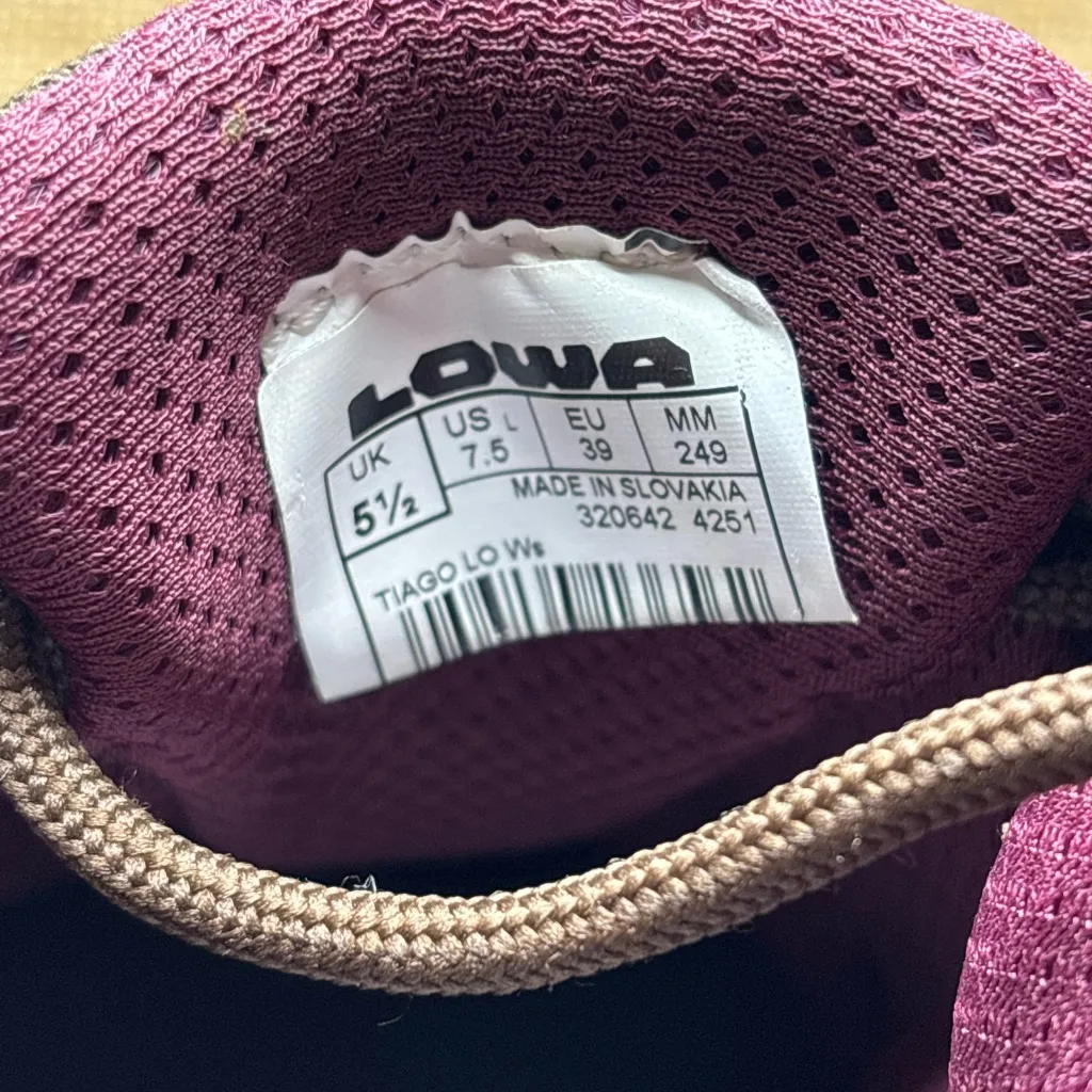 🤎💜Lowa Women's Tiago LO WS Hiking Purple inside and Brown size 7.5 🥾 - Image 6