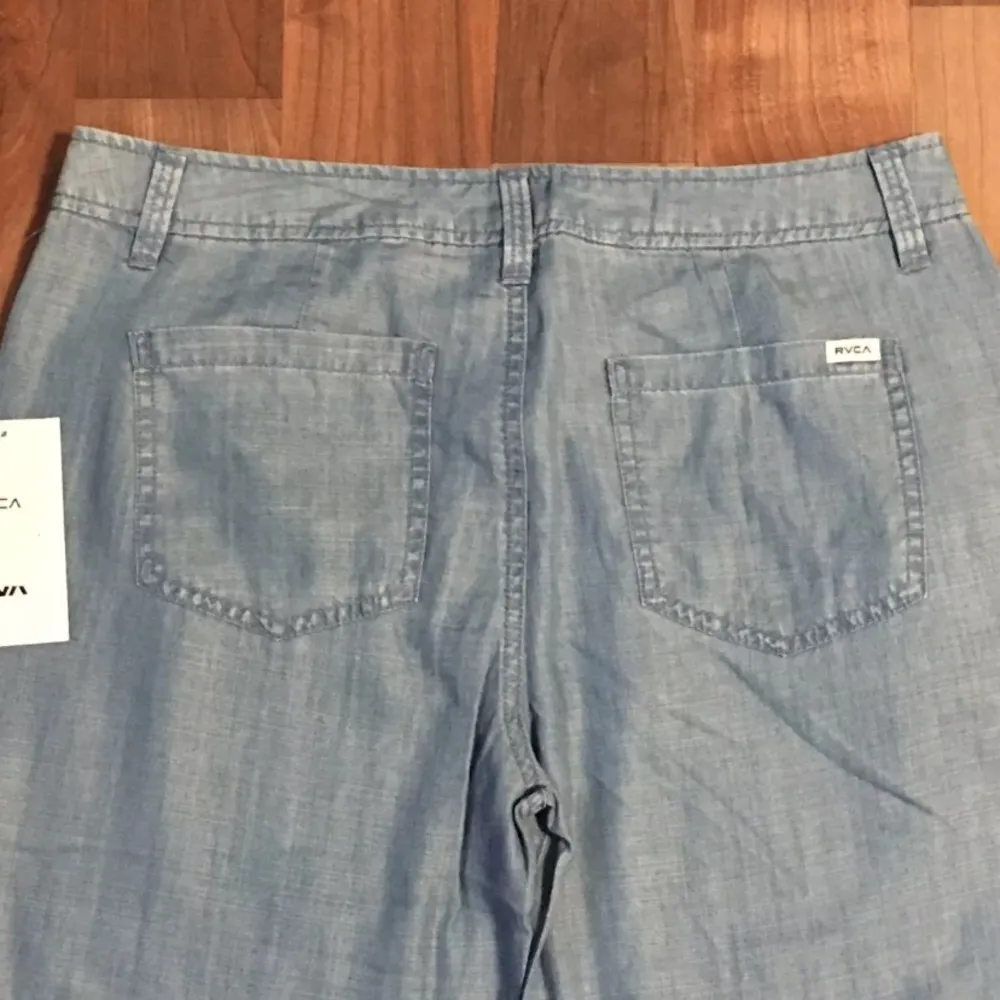 NWT  Lowlanded Capri Pants Size 29 Chambray VERY SOFT - Image 8