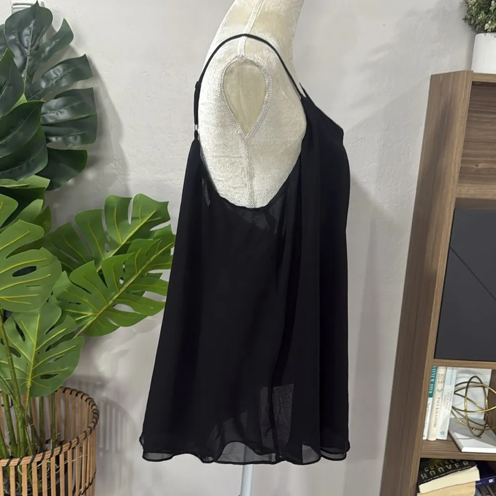 Torrid Flowy semi sheer vneck sleeveless tank top - Image 3