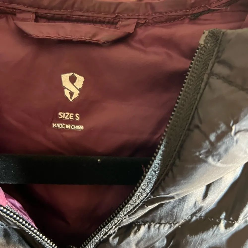 Black Quilted Puffer Jacket with Hood and Mid - Image 3