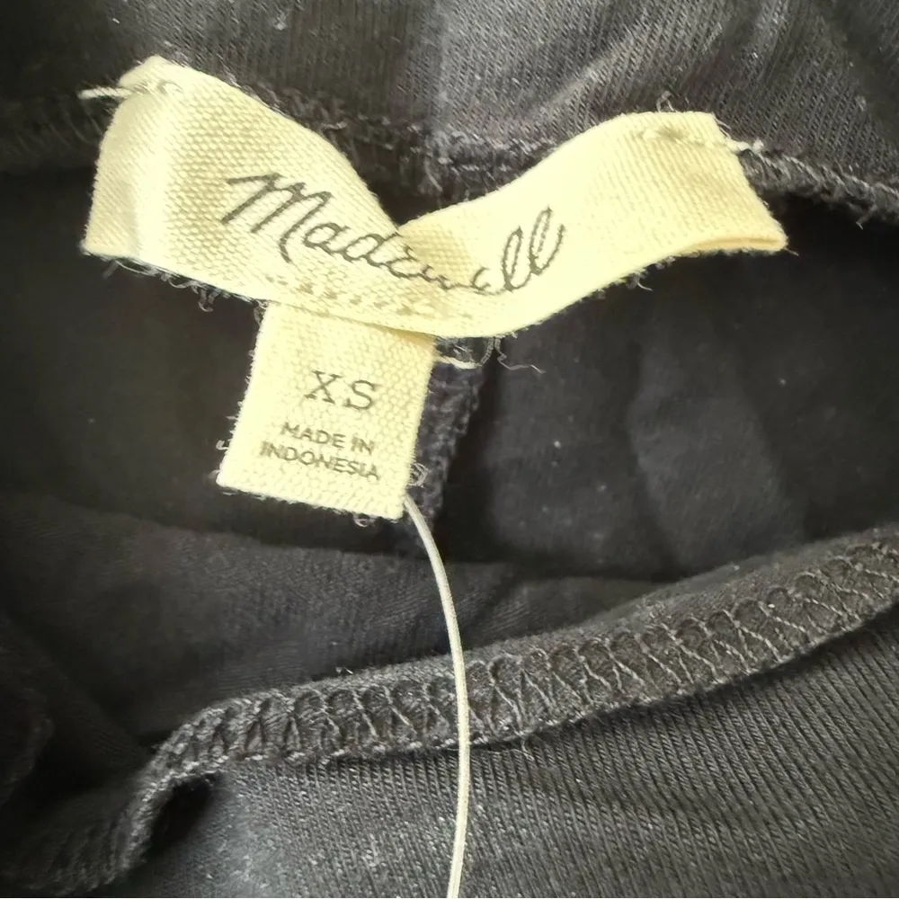 Funnelneck Cropped Muscle Tee in True Black Size XSmall NWT - Image 8