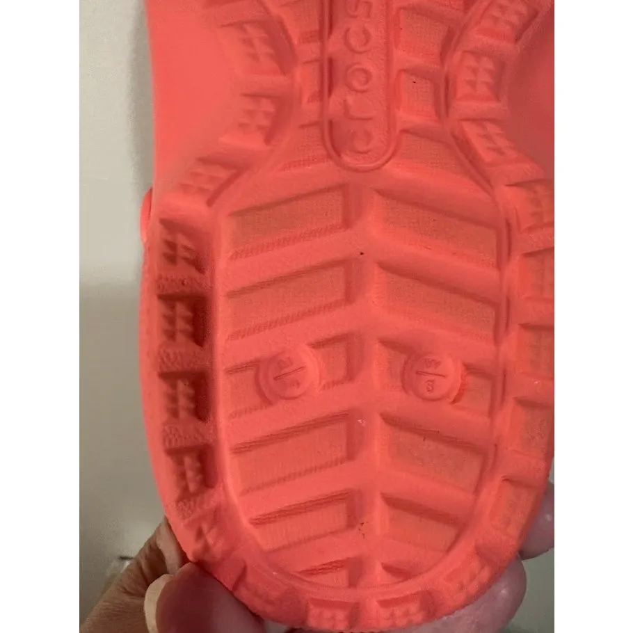 Crocs  Women's Fresco Classic Lined Clogs Size 6 - Image 9