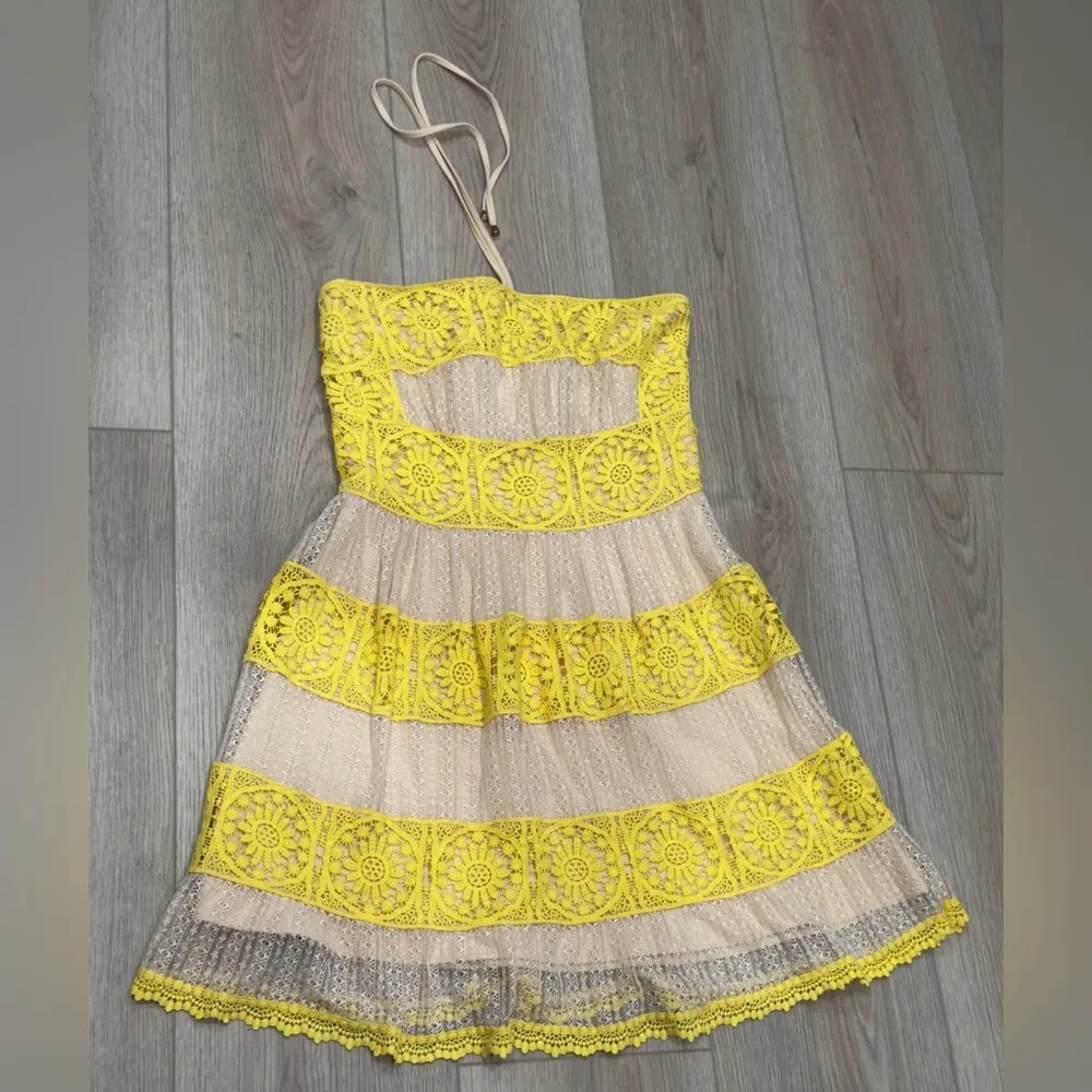 Foxiedox Charming Yellow Lace woman’s Dress 👗💛 - Image 3