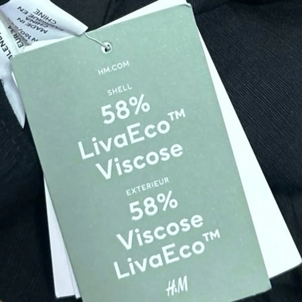 NEW H&M Women's Black Linen Blend Pleated High Waisted Mini Casual Shorts Size 2 - Image 6