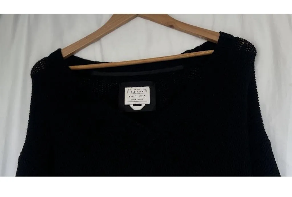 VTG Old Navy Black Knit Sweater Large Fair Isle Sleeve Kangaroo Pocket Lambswool - Image 2