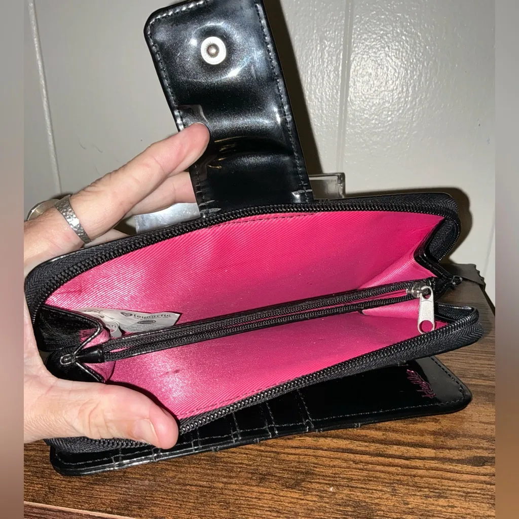 Rare Vintage Sanrio Loungefly Hello Kitty Black Patent Faux Leather Snap Wallet - Image 4