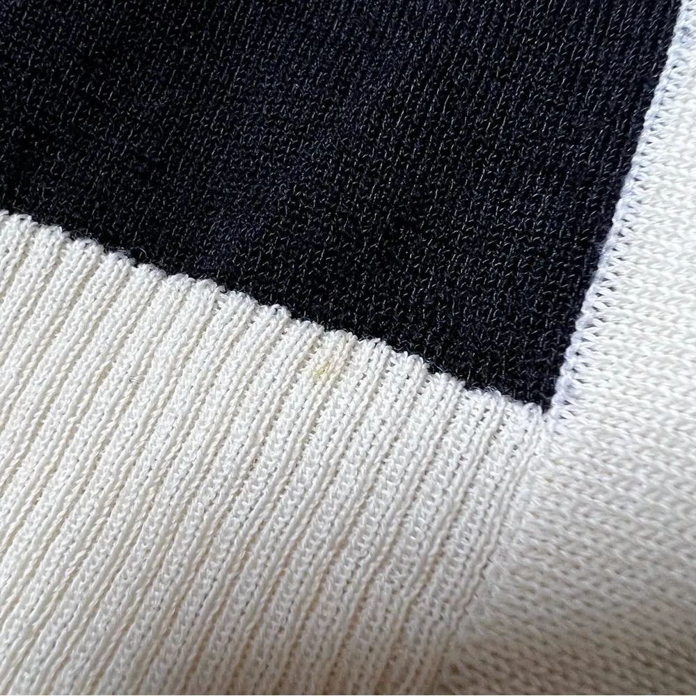 St. John Wool Blend Colorblock Knit Button Front Cardigan Sweater - Image 15