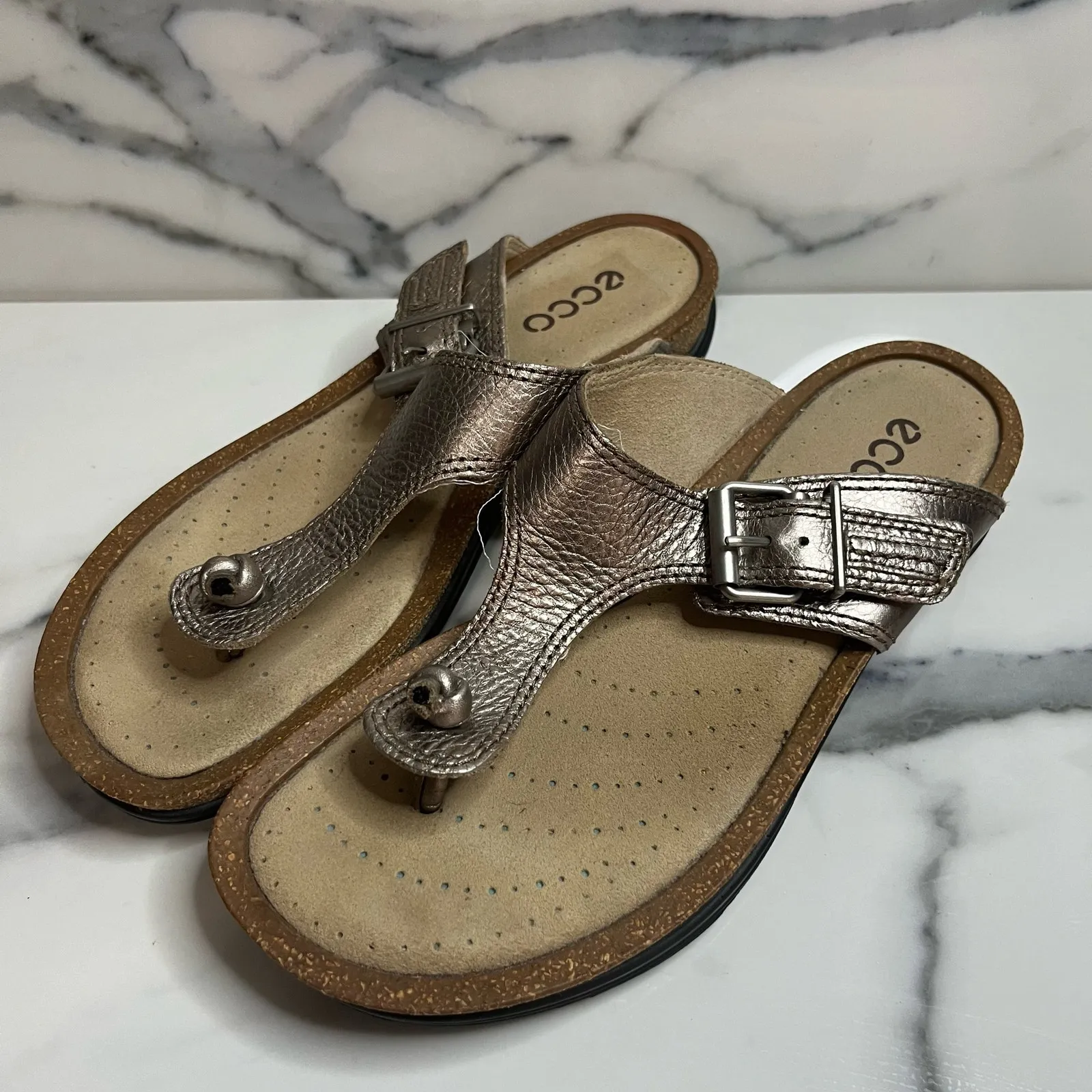 Ecco | Women's Pewter Metallic Leather Thong Comfort Sandals Sz 36 Sz 5-5.5 - Image 2