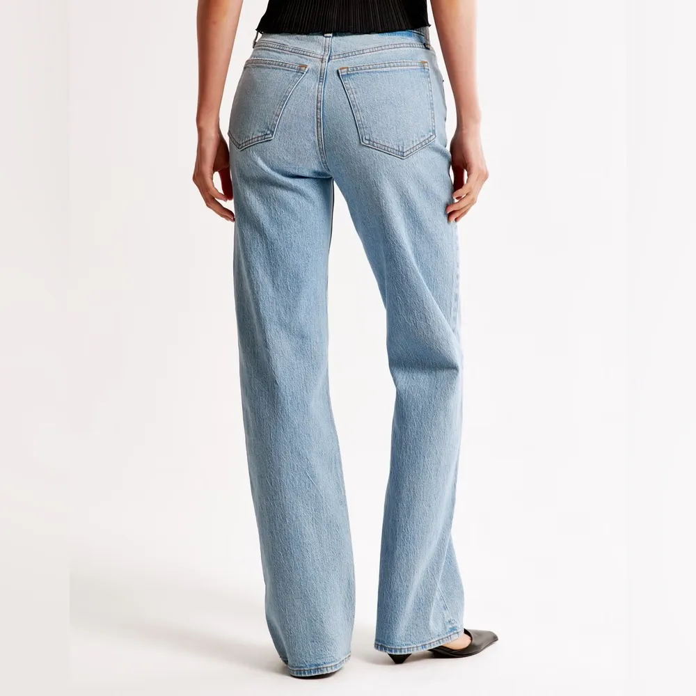 Abercrombie & Fitch the 90’s Relaxed High Waist Jeans Light Wash size 32s (NWT) - Image 6