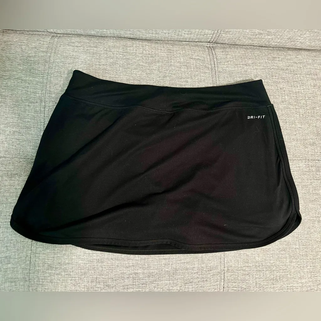 Nike Dri-FIT Black Athletic Skort Built-In Shorts Tennis Running Skirt Size M - Image 4