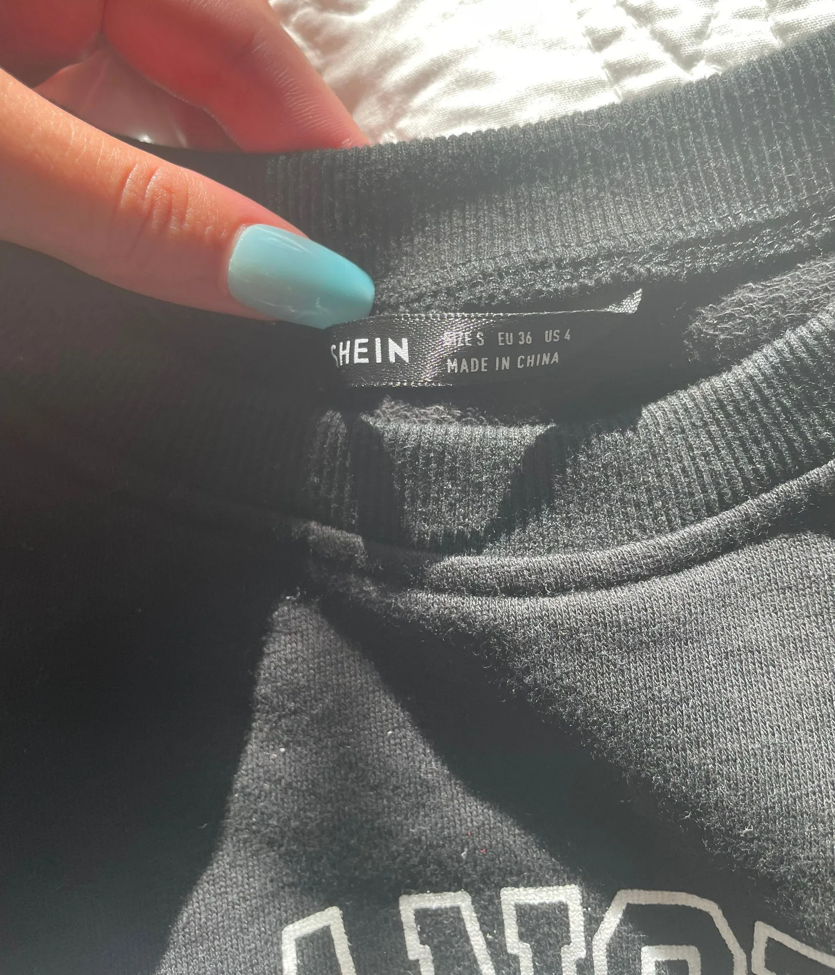 SheIn Los Angeles Sweatshirt - Image 3