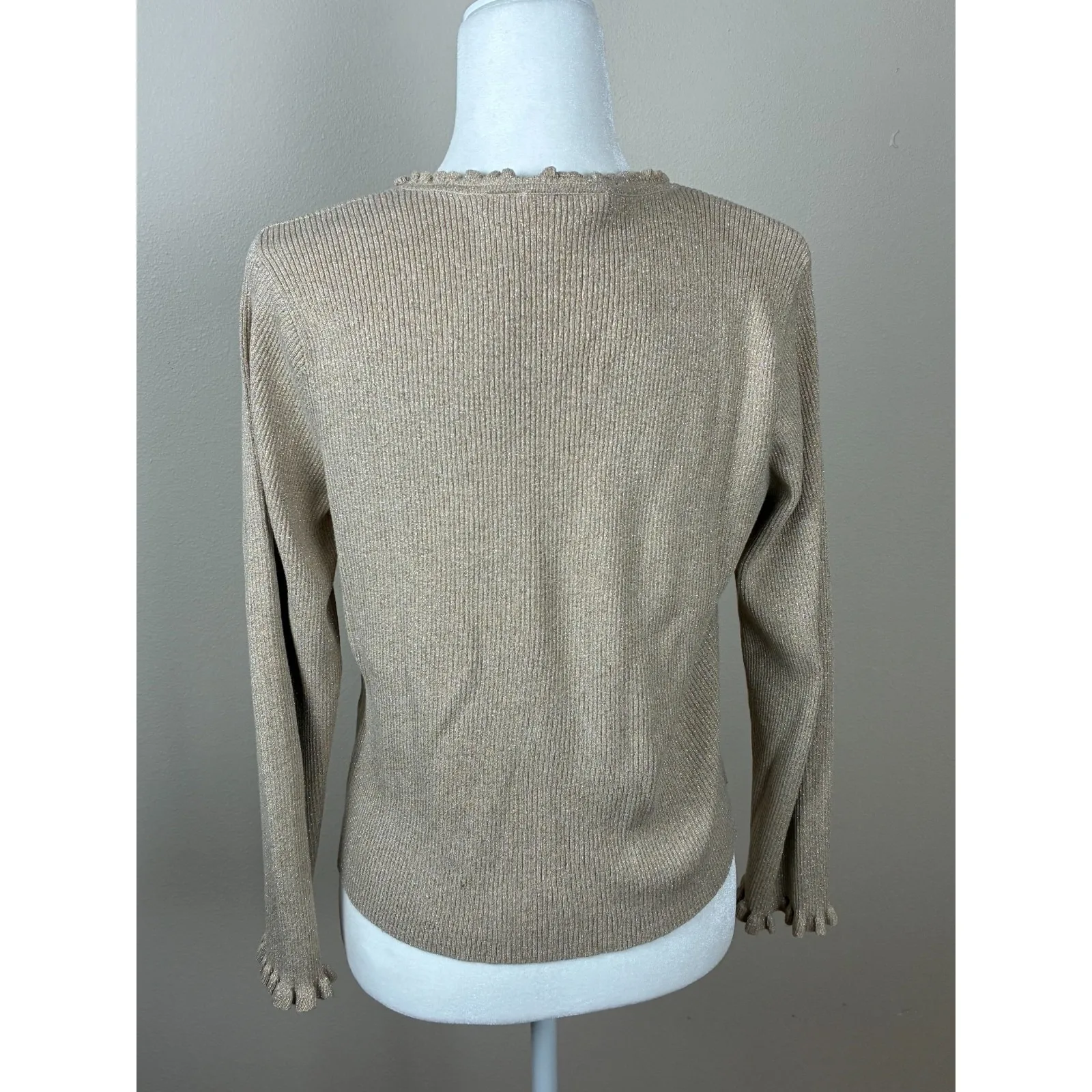 Liz Claiborne‎ LizSport Vintage Gold Metallic V Neck Sweater Size Petite  (Q11) - Image 2