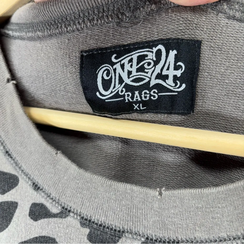 Gray Leopard Print Sweatshirt with‎ Pink 'Babe' Design Size XL - Image 3