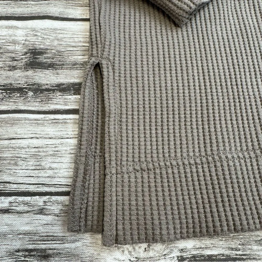 GAP Women's Waffle Knit Turtleneck Shirt M Med Medium Taupe Brown Side Slit Boxy - Image 8