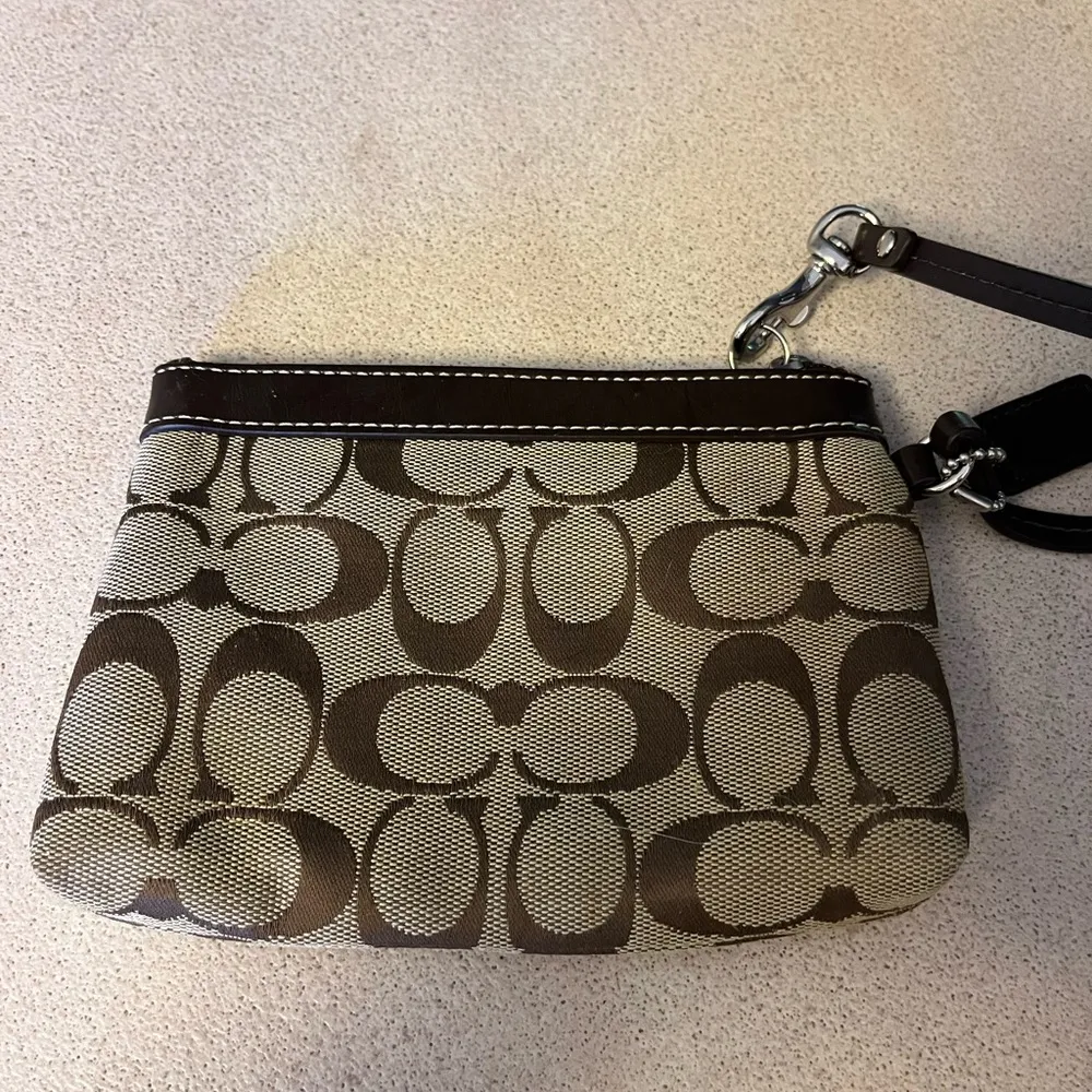 BLACK WRISTLET - Image 4