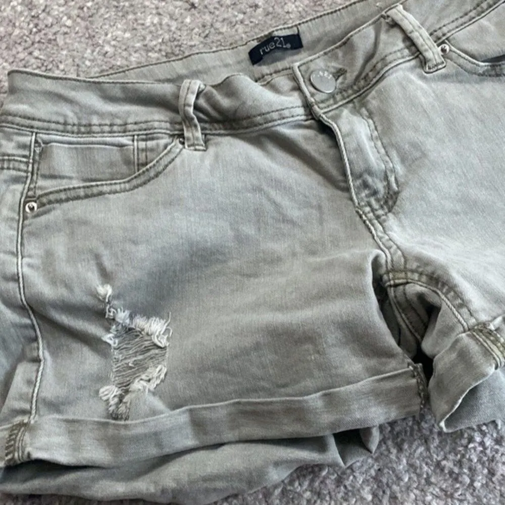 Rue 21 Women's Grey White Wash Distressed Denim Jean Stretchy Shorts Sz 5/6 - Image 3