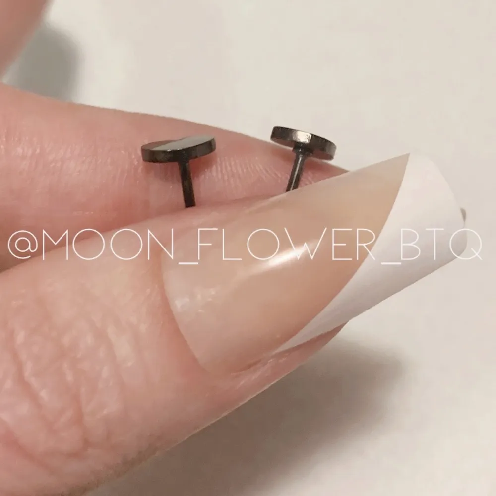 Black Stainless Steel Heart Barbell Earrings - Image 3