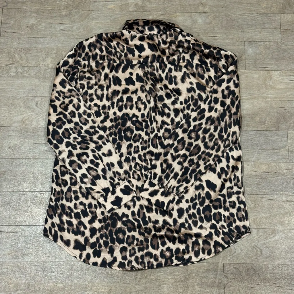 Nasty Gal Leopard Print Silky Long Sleeve Button Down Top Size 8 - Image 4